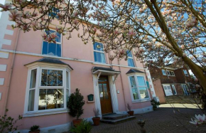 Отель Maenllwyd Guest House  Макинлет